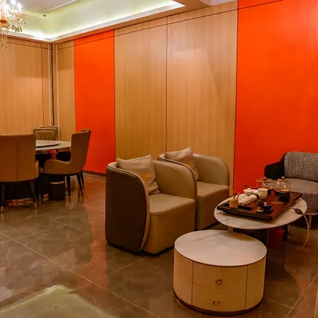 Flower International Hotel