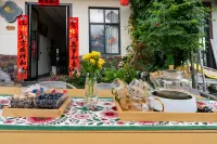 Suiyun Zizai Homestay - غرفة مطلة على الجبل