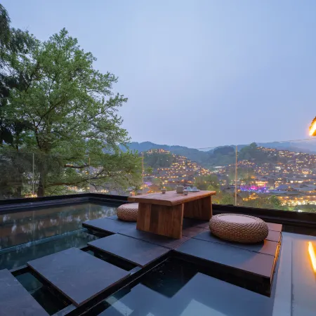 Yueshe Panorama Guesthouse (Xijiang Qianhu Miao Village Scenic Viewpoint Branch)