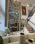 2BR Luxury Lower Penthouse in Mckinley West