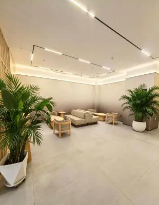 Bolan Hotel (Ningbo Railway Station Tianyi Pavilion)