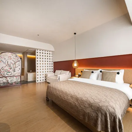 Qian Mandu Hotel