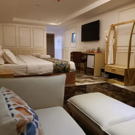 Sunday Sky Hotel in Korean Town Angeles, Near Clark International Airport