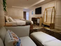 Sunday Sky Hotel in Korean Town Angeles, Near Clark International Airport - Swimmingpools