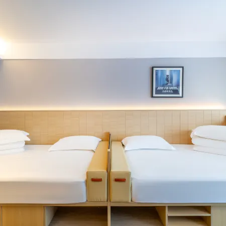 THUNDEROBOT Jingjie E-Sports Hotel (Xining Beichuan Wanda Plaza)