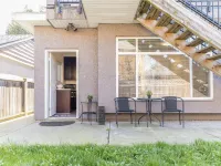 Sweet Home-Separate Entry-Near YVR Airport & Skytrain & Costco Hotels near Fraserview