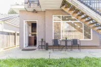 Sweet Home-Separate Entry-Near YVR Airport & Skytrain & Costco - ที่มีที่จอดรถ