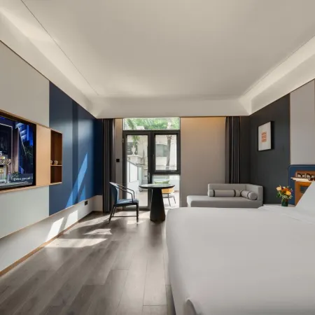 Mehood Hotel (Foshan Qinghui Garden Daliang Hua'gai Road Commercial Pedestrian Street Branch)