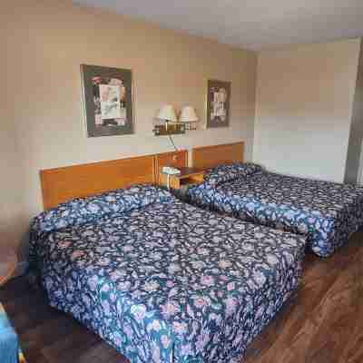 OYO 187 Skyways Motel Rooms