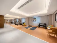 Jinjiang · VIENNA Vienna International Hotel (Jingzhou Ancient City Wanda Plaza) - С тренажерным залом