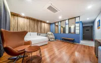 Hotel PIED Suseong - Motels