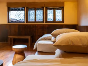 Hangzhou Eight Blessings Inn