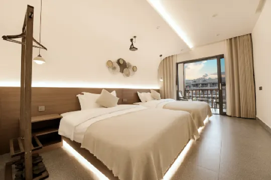 No.1 Banju Riverview Homestay Отели рядом с достопримечательностью «Temple of the Queen of Heaven»