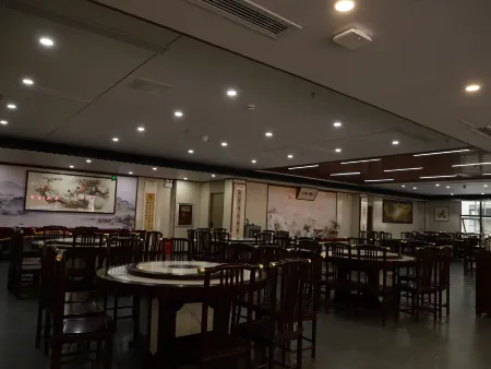 Golden Dune 2 Mao Hotel Отели рядом с достопримечательностью «Gaopoxiang Passenger Transport Terminal»