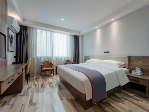 Junyi Chain Hotel (Dafeng Financial Plaza)