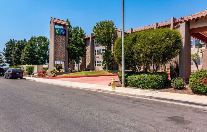 Holiday Inn Express & Suites CAMARILLO by IHG
