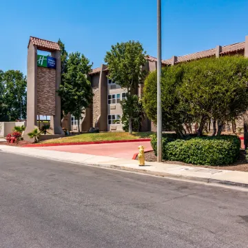 Holiday Inn Express & Suites CAMARILLO by IHG