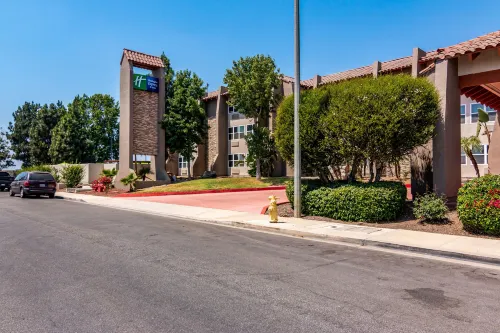 Holiday Inn Express & Suites Camarillo Các khách sạn ở Camarillo