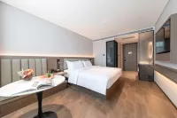 Dongxing Hotel (Yu County Yangquan North Station)