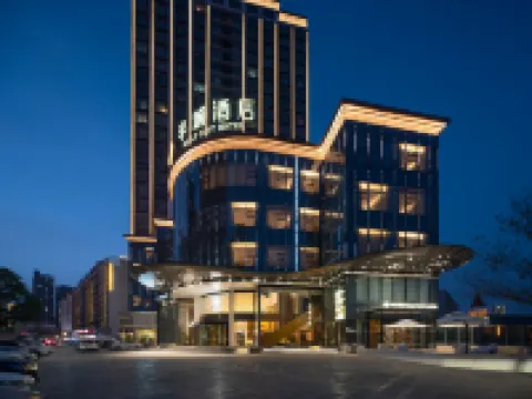 庫爾勒半城酒店（孔雀河店） 鄰近巴音會堂的酒店