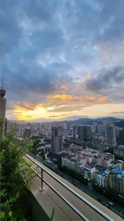 Yunduan Youyuan·Hotel (Liupanshui Wanda Plaza) Отели рядом с достопримечательностью «Bijiashan Park»