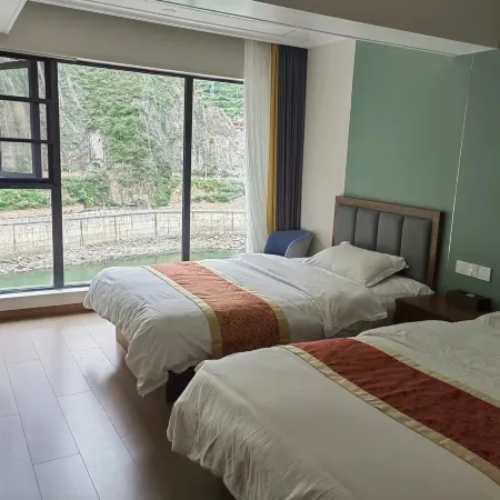 Yajiang Kangba Hanzi Hotel