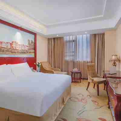 Vienna Hotel (Fuyang Central Shopping Mall Renmin Middle Road) Rooms