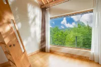 Tonglu Taotaoshanju Hot Spring  •River Tracing B&B