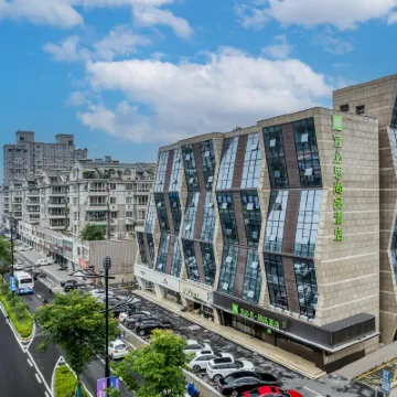 Ibis Styles Hotel (Hangzhou Fuyang Guihua Metro Station) Hotels near Fuyang Railway Station