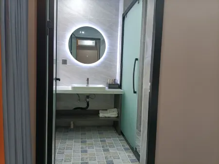 Taihe Zu'an E-sports Hotel Отели в г. Тайхэ