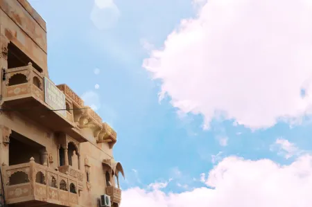 Urmila Homestay and Boutique Отели рядом с достопримечательностью «Джайсалмер»