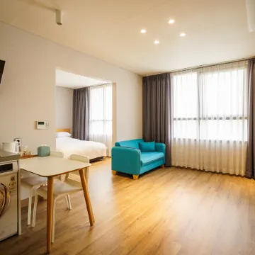 Lacozi Stay , Seoul Отели рядом с достопримечательностью «Железнодорожная станция Хвеги»