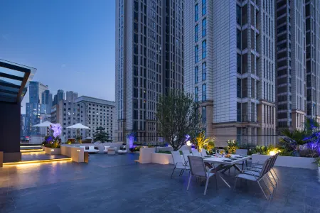 Xi Hotel (Changsha Wuyi Square IFC) Отели рядом с достопримечательностью «Nvzi University Library»