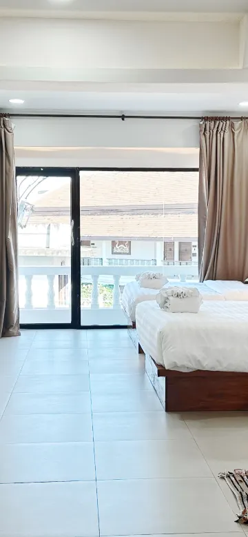 ห้องดีลักซ์สำหรับครอบครัวพร้อมระเบียง