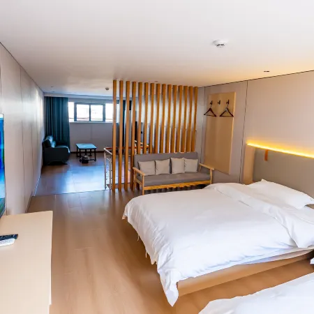 Xiyun Hotel ( Xiangyang Ancient City Branch)