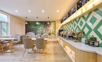 Vienna 3 Best Hotel (Beijing Zhangying Tianjie Changying Subway Station)