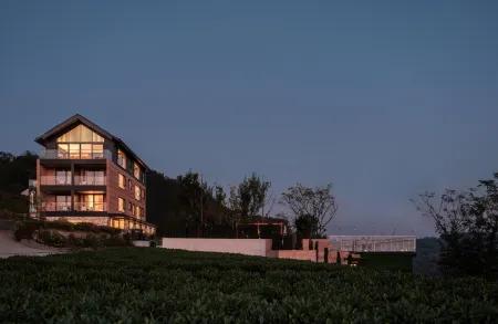 Mountain_inn Отели рядом с достопримечательностью «Qianzhang Canyon»