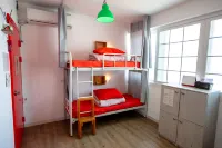 Sum Guesthouse Jeju Airport Branch - Hostellit
