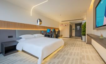 Ai E-sports Hotel (Chongzhou High-speed Railway Station Binjiang Road)