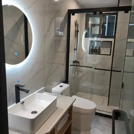 BAMBOO BOAT Light Luxury Hotel (Weixin Huan Cheng Xi Road)