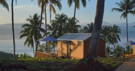 Bobocabin Bunaken Hills, Manado Отели рядом с достопримечательностью «GMIM Sentrum Manado»