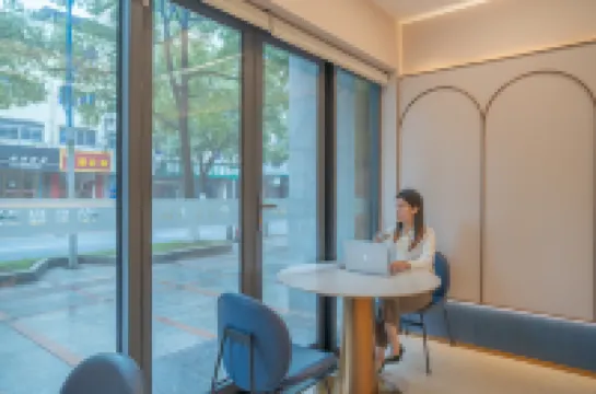 Starway Hotel (Yingtan Kaixiang Central Plaza Railway Station)