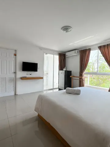 ห้องดีลักซ์ เตียงใหญ่ 1 เตียง