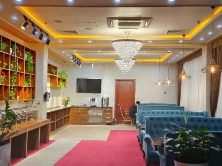 Aura Hotel Отели рядом с достопримечательностью «ИСПОЛНИТЕЛЬНЫЙ КОМИТЕТ РЕГИОНАЛЬНОЙ АНТИТЕРРОРИСТИЧЕСКОЙ СТРУКТУРЫ ШАНХАЙСКОЙ ОРГАНИЗАЦИИ СОТРУДНИЧЕСТВА»