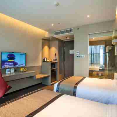 Best Western Plus Maple Leaf Rooms