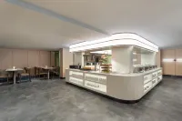 Ramada Encore Hotel - โรงแรมราคาถูก