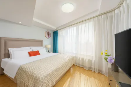 NO.8 Qing Ni Apartment(DL Railway Station Zhongshan Square Branch )
