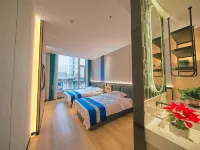 Guomen Zhenxuan Hotel (Yalu River Broken Bridge Railway Station Branch) Hotels in Dandong