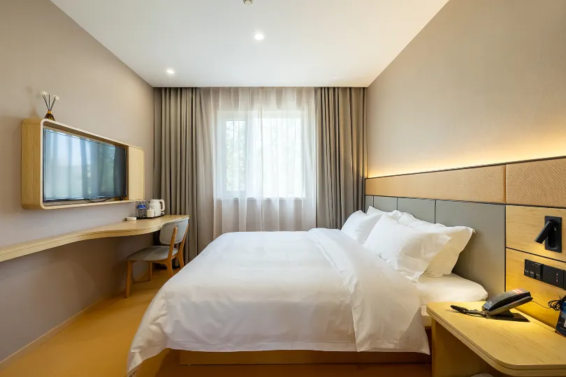 Lanfeng Hotel (Qingdao North Station)