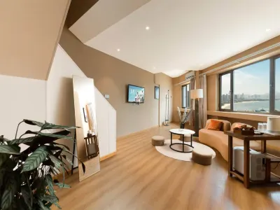 Yuehai Shiguang Seaview Resort Hotels near Jinxiu Flower Sea